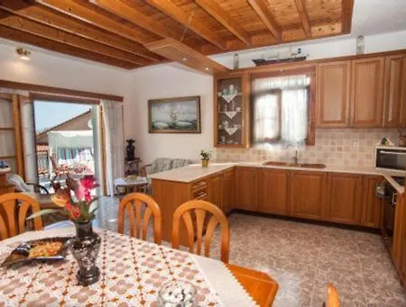 Fernandas Traditional 2 Floor House 펜션 포로스