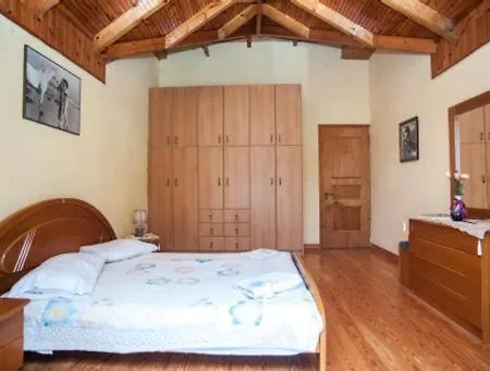 Fernandas Traditional 2 Floor House * 포로스