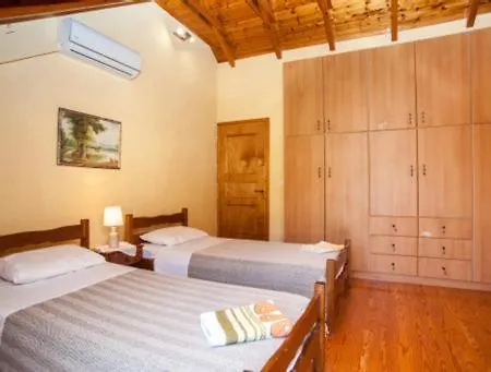 Fernandas Traditional 2 Floor House 펜션 포로스